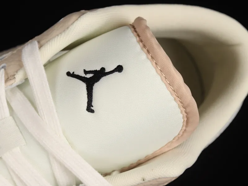 All Categories Air Jordan Jordan Series Basketball Shoes Air Jordan 1 Low Z Version Air Jordan 1 Low "GCEL" AJ1 Joe 1 Garcinia Color Retro Culture Leisure Sports Shoes FB7168-121